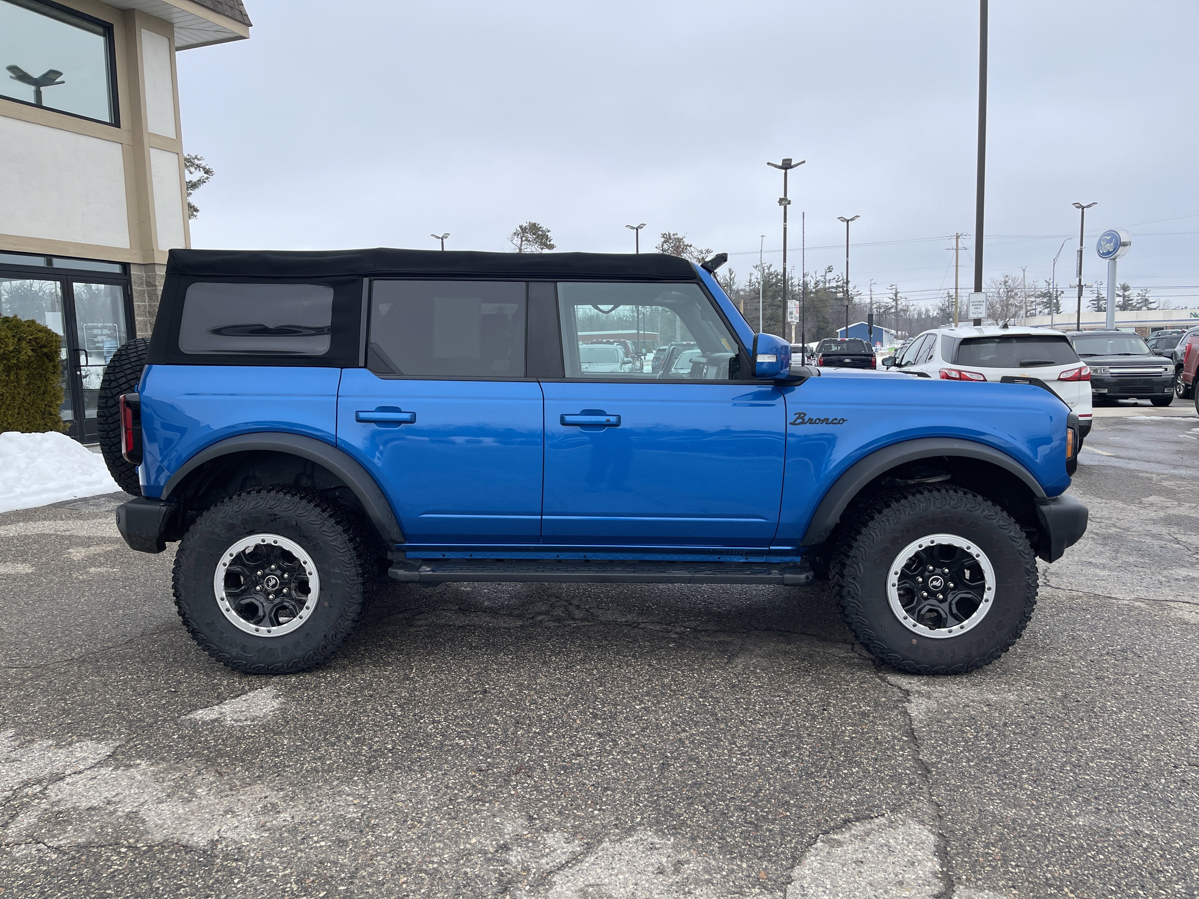 2022 Ford Bronco Base