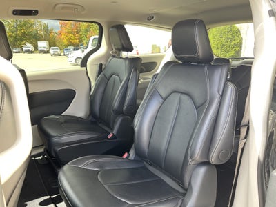 2024 Chrysler Pacifica Hybrid Select