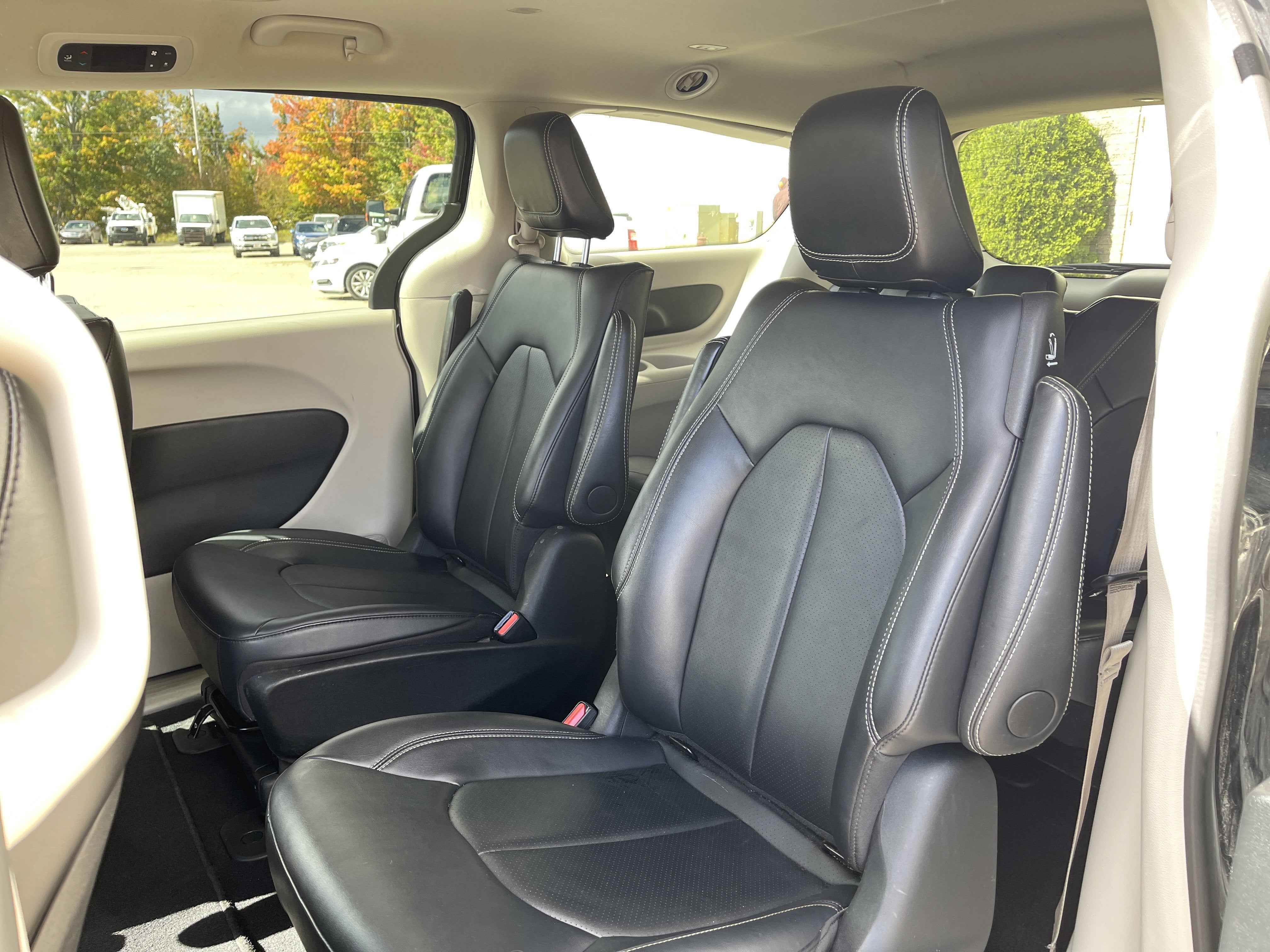 2024 Chrysler Pacifica Hybrid Select