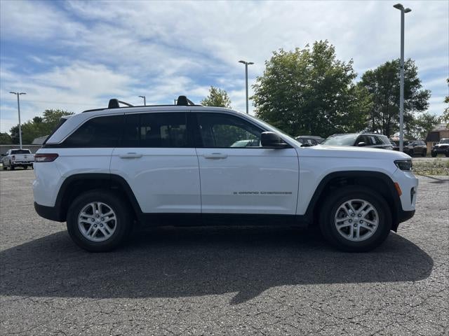 2022 Jeep Grand Cherokee Laredo 4x4