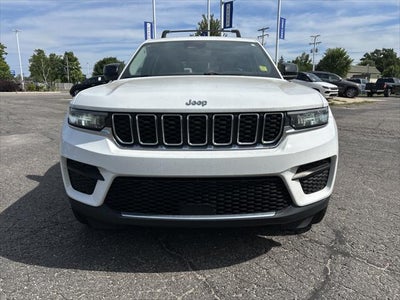2022 Jeep Grand Cherokee Laredo 4x4