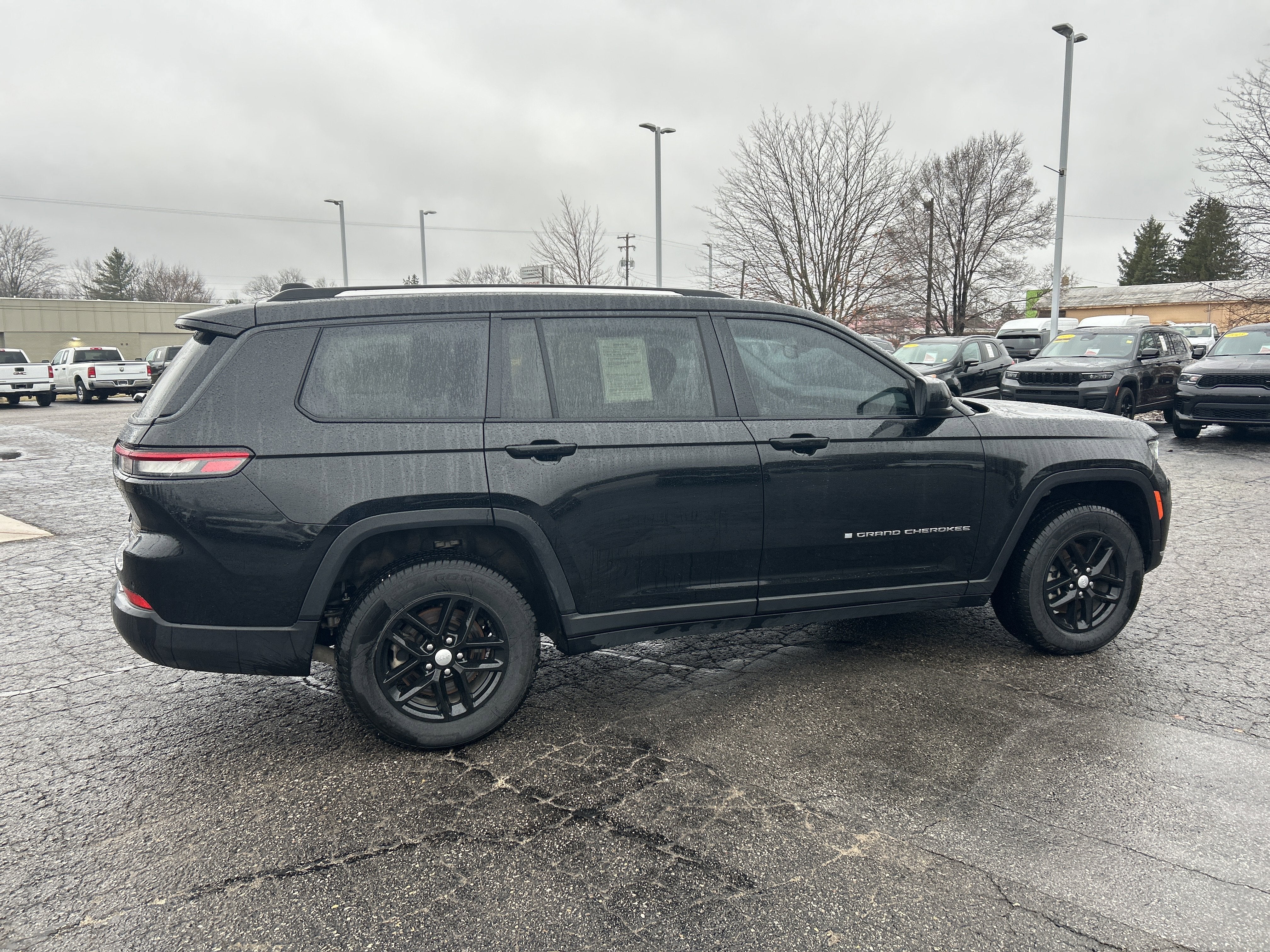 2023 Jeep Grand Cherokee L Laredo
