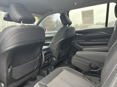 2023 Jeep Grand Cherokee L Laredo 4x4