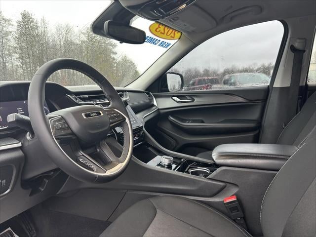 2023 Jeep Grand Cherokee L Laredo 4x4