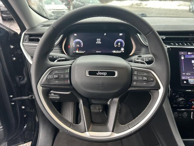 2023 Jeep Grand Cherokee L Laredo 4x4