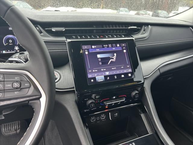 2023 Jeep Grand Cherokee L Laredo 4x4