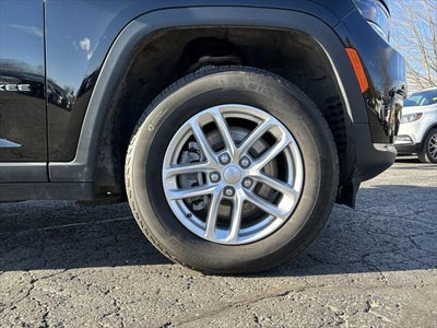 2023 Jeep Grand Cherokee L Laredo 4x4