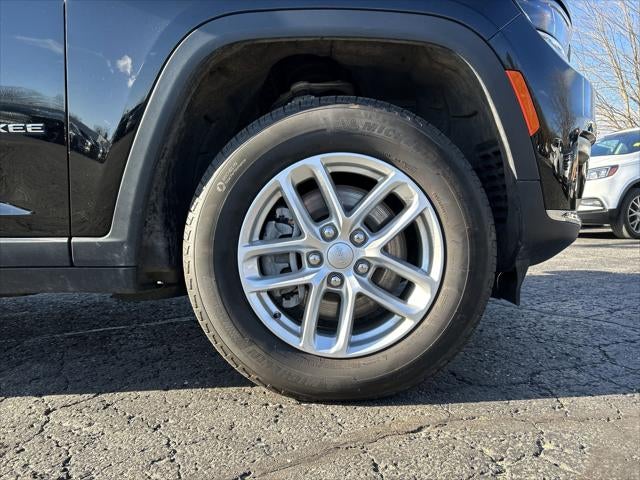 2023 Jeep Grand Cherokee L Laredo 4x4