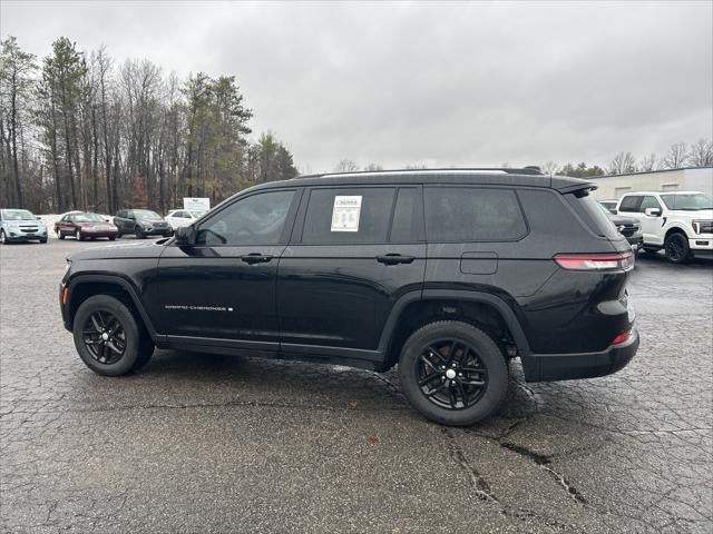 2023 Jeep Grand Cherokee L Laredo 4x4