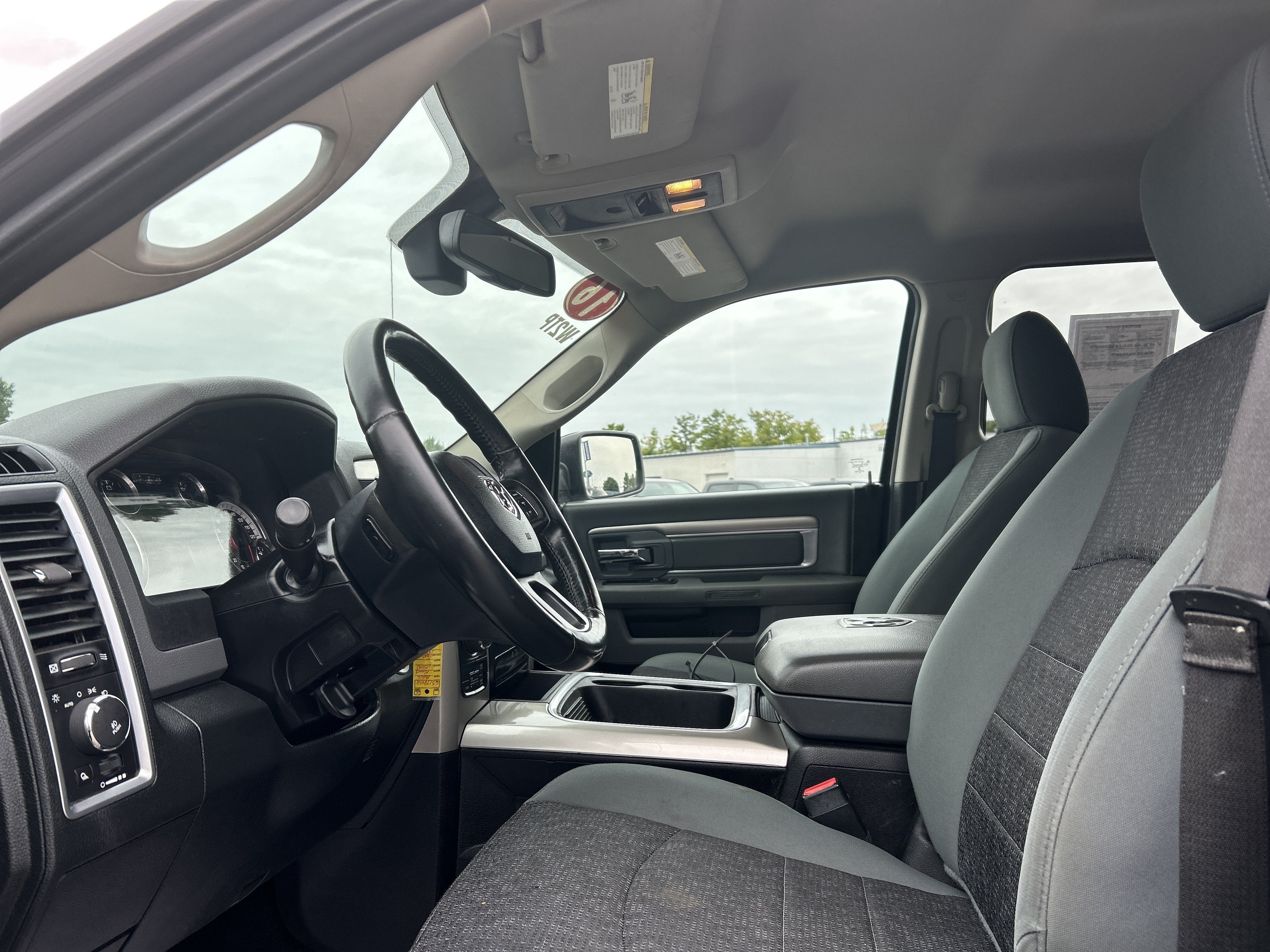 2016 RAM 1500 SLT