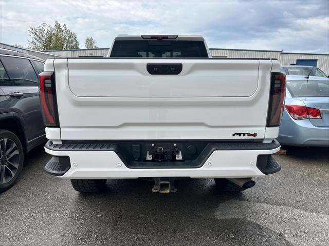 2024 GMC Sierra 2500HD 4WD Crew Cab Standard Bed AT4