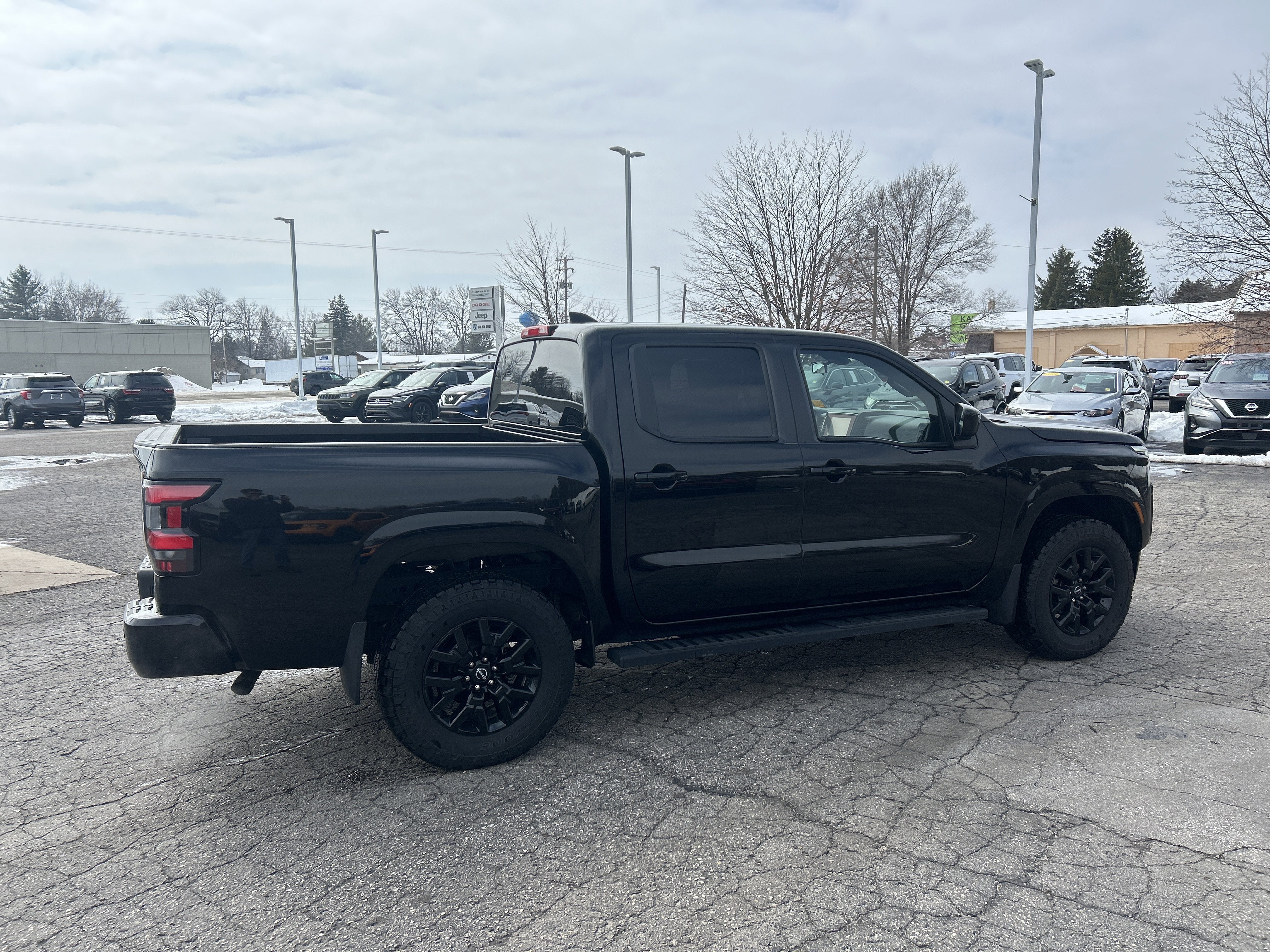 2023 Nissan Frontier SV