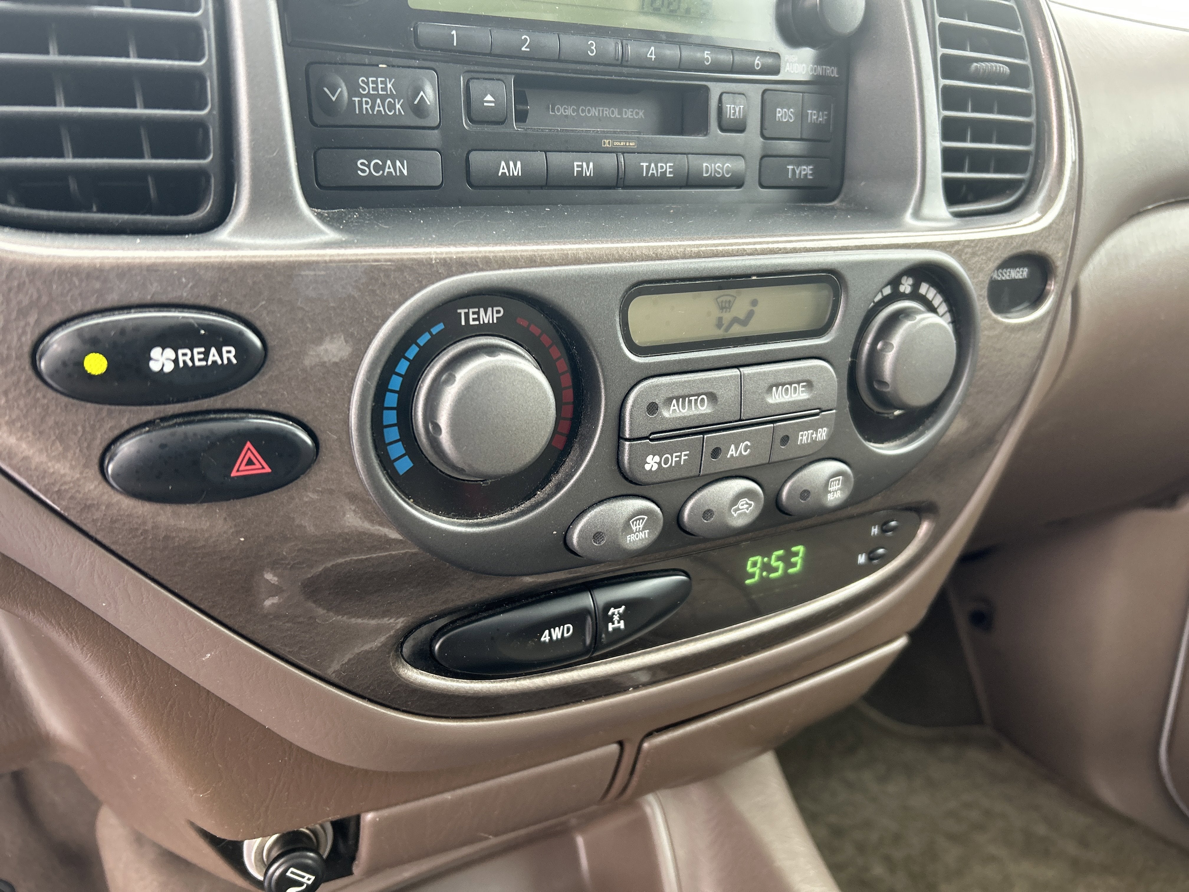 2004 Toyota Sequoia Limited